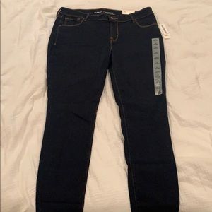 Brand new Old Navy Skinny Rockstar size 14